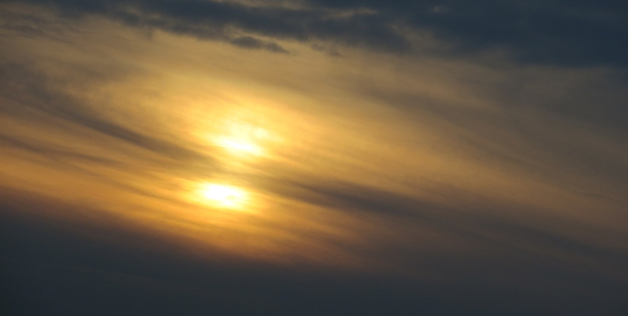 Podwójne Słońce (parhelion z greckiego para - obok, helios - Słońce) 