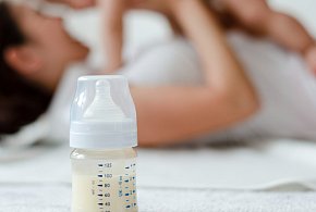 Groźna bakteria w mleku dla niemowląt. Nie podawaj dzieciom!-310