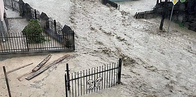 Powódź błyskawiczna w dorzeczu Górnej Wisły-556