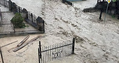 Powódź błyskawiczna w dorzeczu Górnej Wisły-556