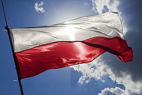 Flaga i hymn na nowo? Rząd chce korekty przepisów dot. symboli narodowych-3584