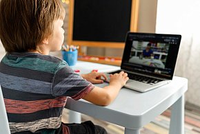 Popularni influencerzy mogą mieć kłopoty. Treści dla dzieci budzą kontrowersje-4255