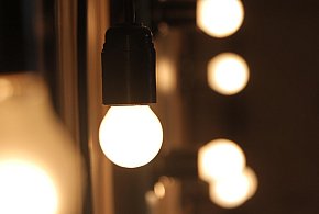 Rachunki za prąd pójdą w dół. Rząd usuwa opłatę doliczaną od lat-4385