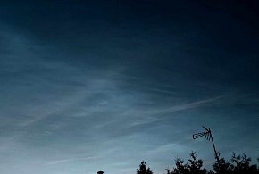 Nocą z wtorku na środę pojawiły się rzadko obserwowane chmury