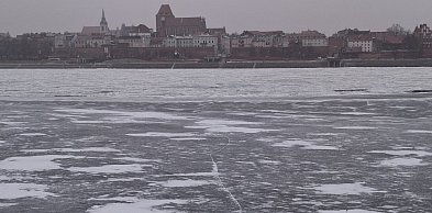 W Toruniu zamarzła Wisła