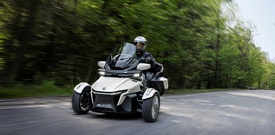 Can Am Spyder - trójkołowiec Can Am, który zamienia długą podróż