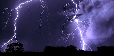 Druga połowa nocy z wt/śr może być miejscami niespokojna pogodowo