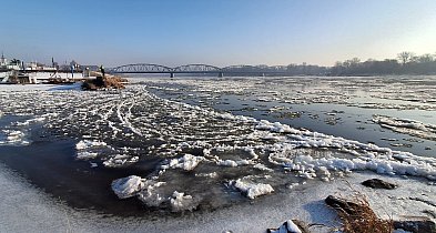 Rozwijają się zjawiska lodowe na rzekach (zdjęcia)-4603