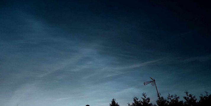 Nocą z wtorku na środę pojawiły się rzadko obserwowane chmury