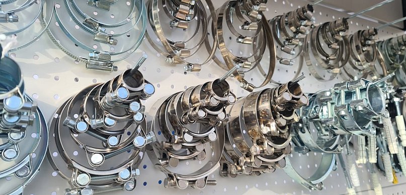 Systemy mocowań układów wydechowych